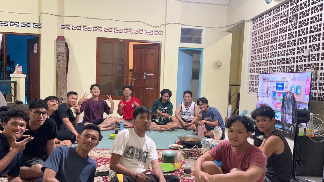 Masak bersama penghuni Asrama Sa-Ijaan